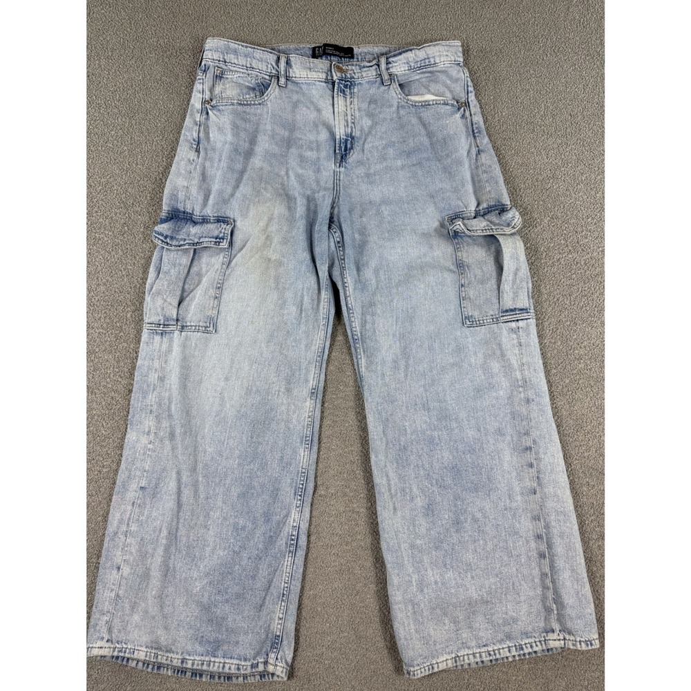 GAP Jeans Women's 34 Blue Light Wash High Rise Wide Leg Cargo Denim Y2K Style